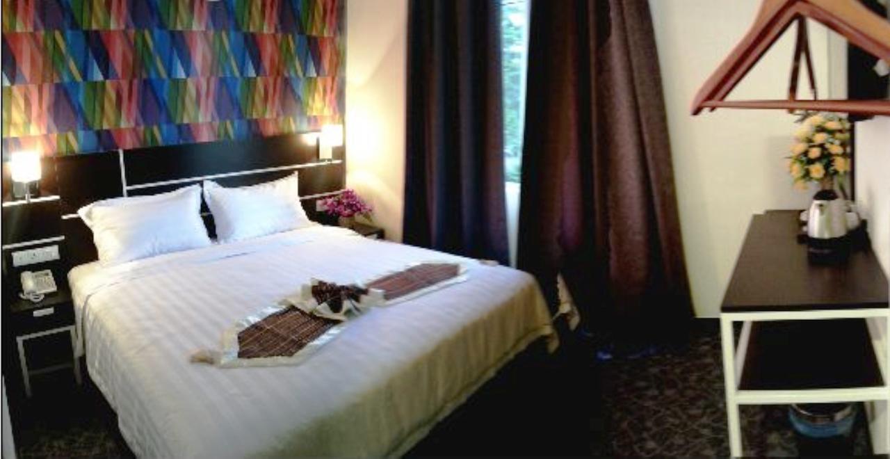 K Garden Hotel Parit Buntar Szoba fotó